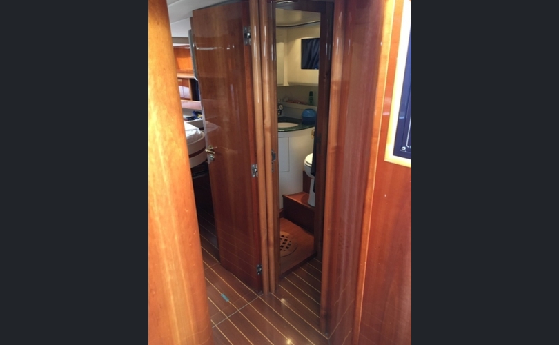 Cayman 38 WA Walkaround-kuva-9